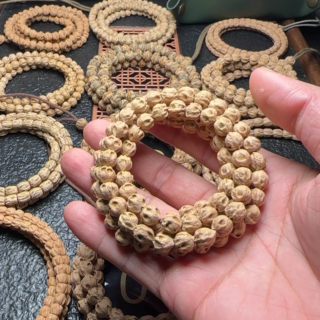 维***托柏香籽/百香籽吊坠