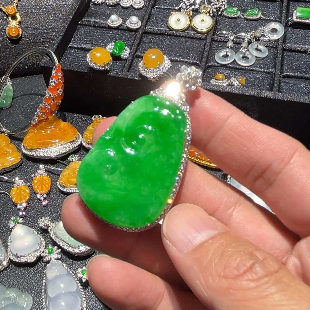 翡翠18K金镶嵌挂件缅甸翡翠