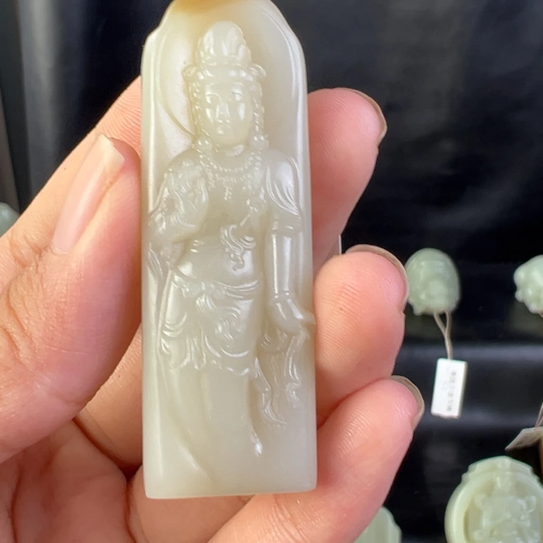 颈饰未镶嵌和田玉（糖玉）