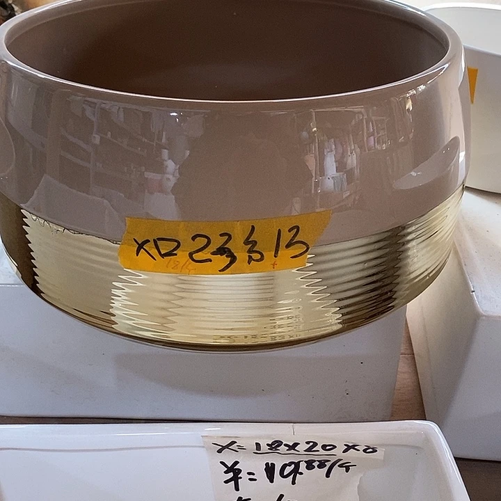 陶瓷花盆有孔 瑕疵介意勿拍