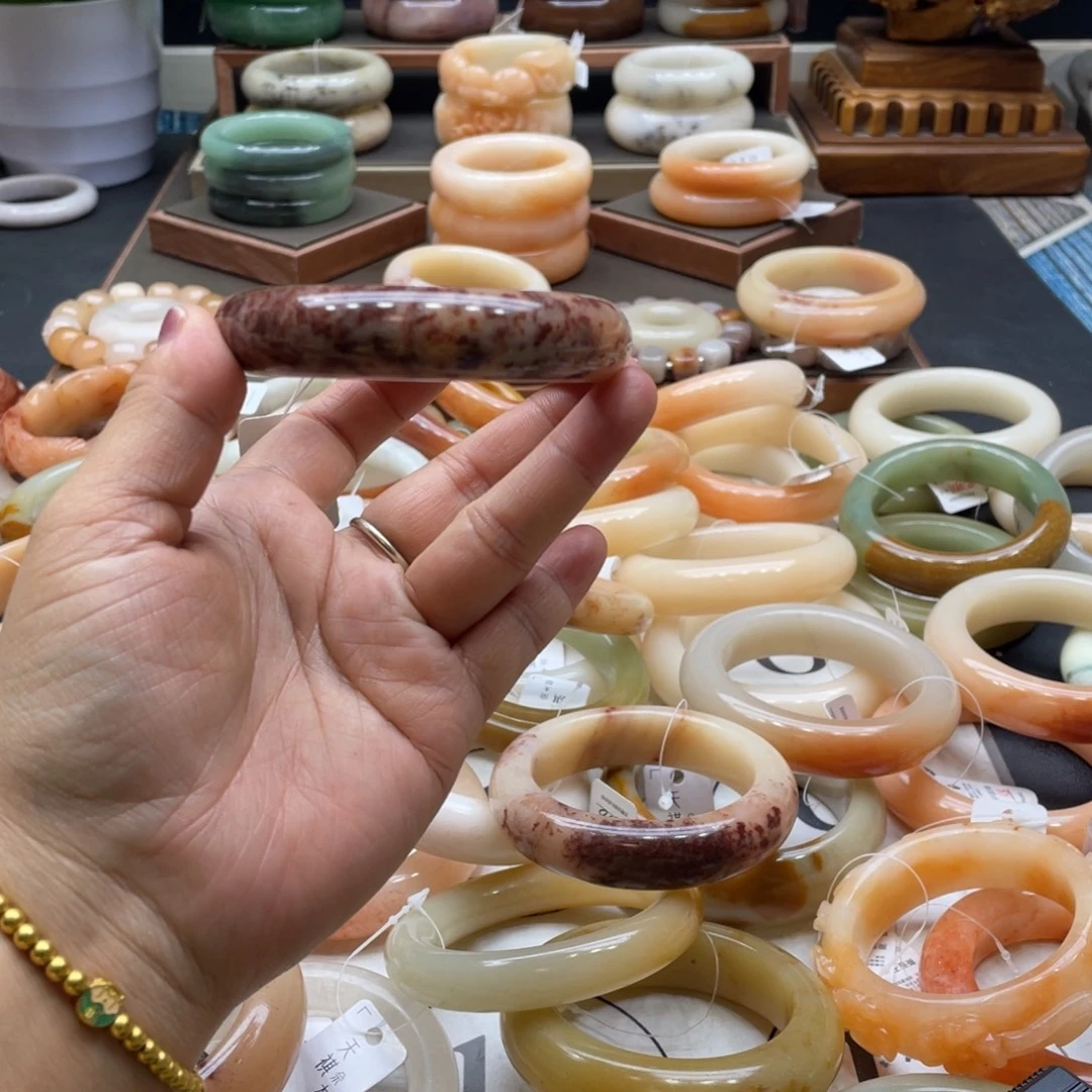 花***曦石英岩玉未镶嵌手镯