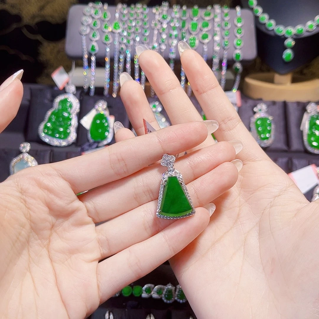 翡翠银S925镶嵌颈饰?****无事牌吊坠