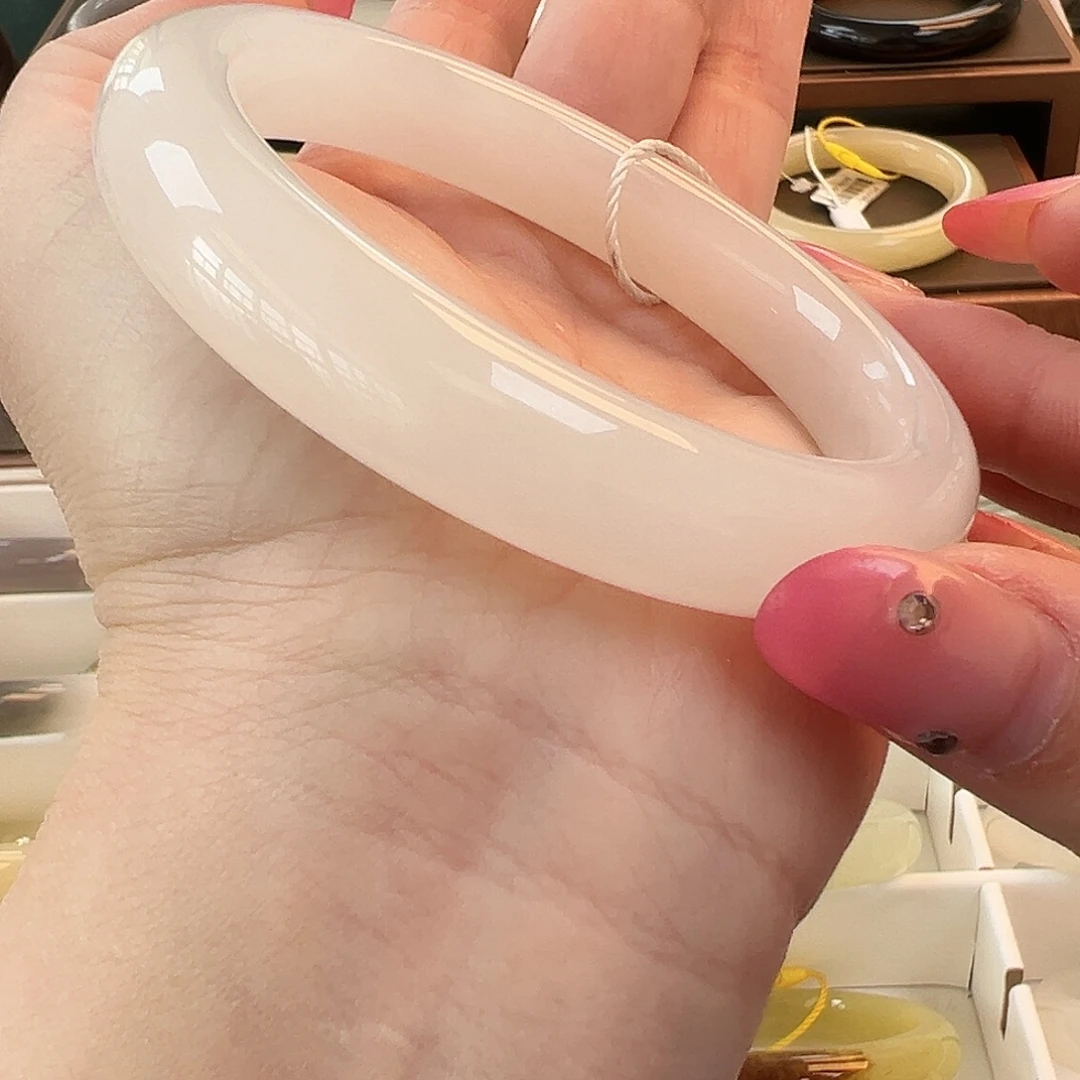 和田玉（糖玉）未镶嵌手镯