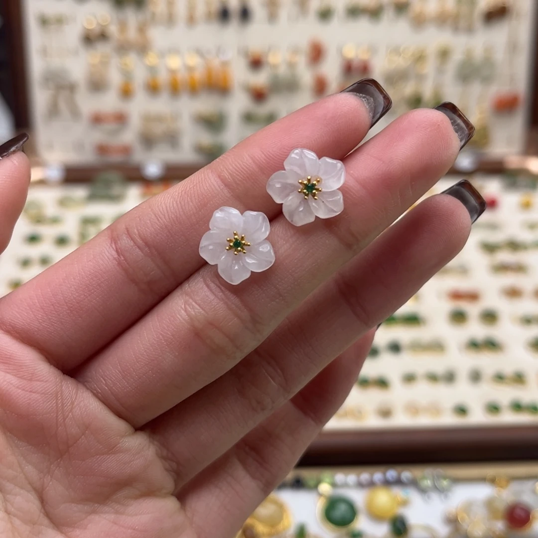 和田玉未镶嵌耳饰