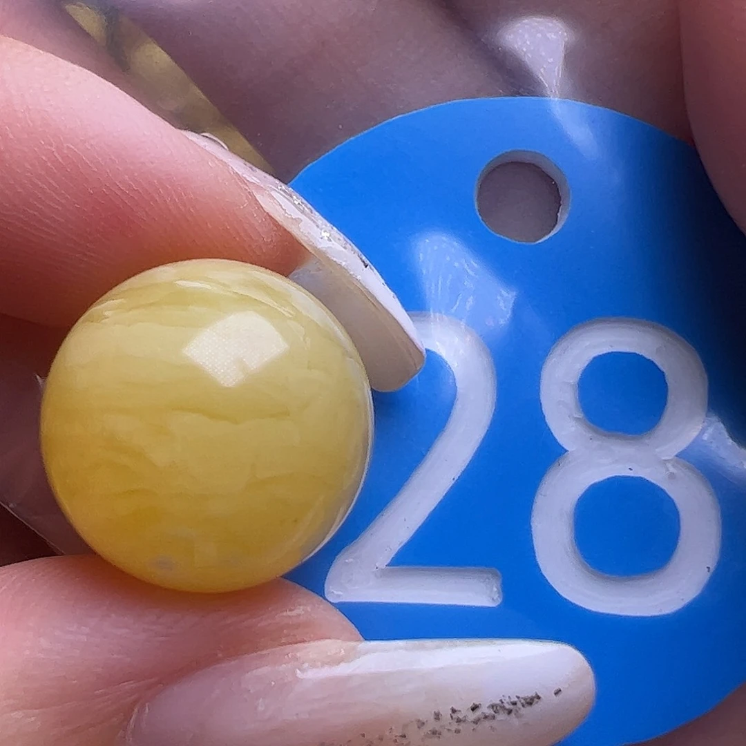 未镶嵌蜜蜡裸石微皮色14.7mm圆珠