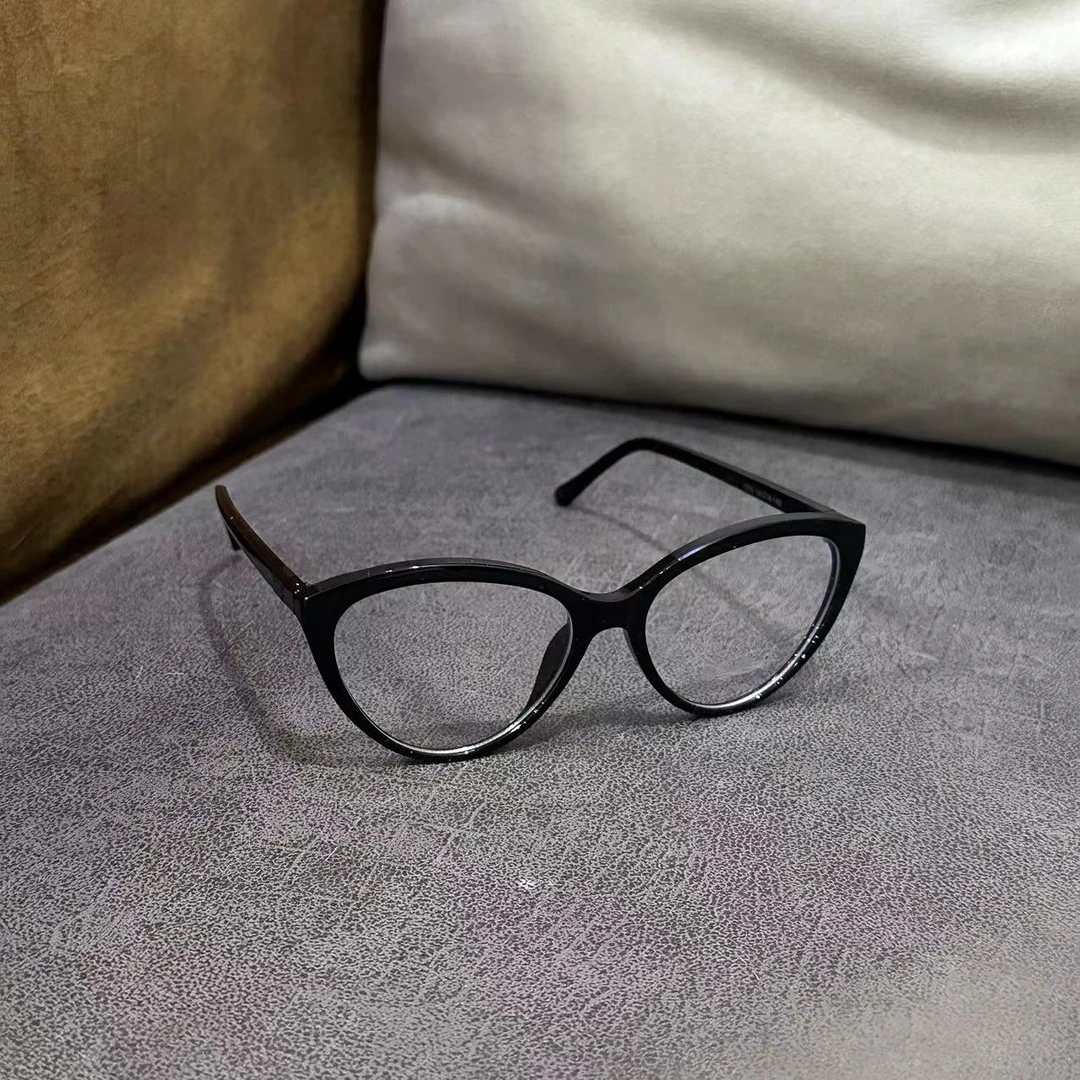 猫眼造型字母黑色素颜眼镜-38232