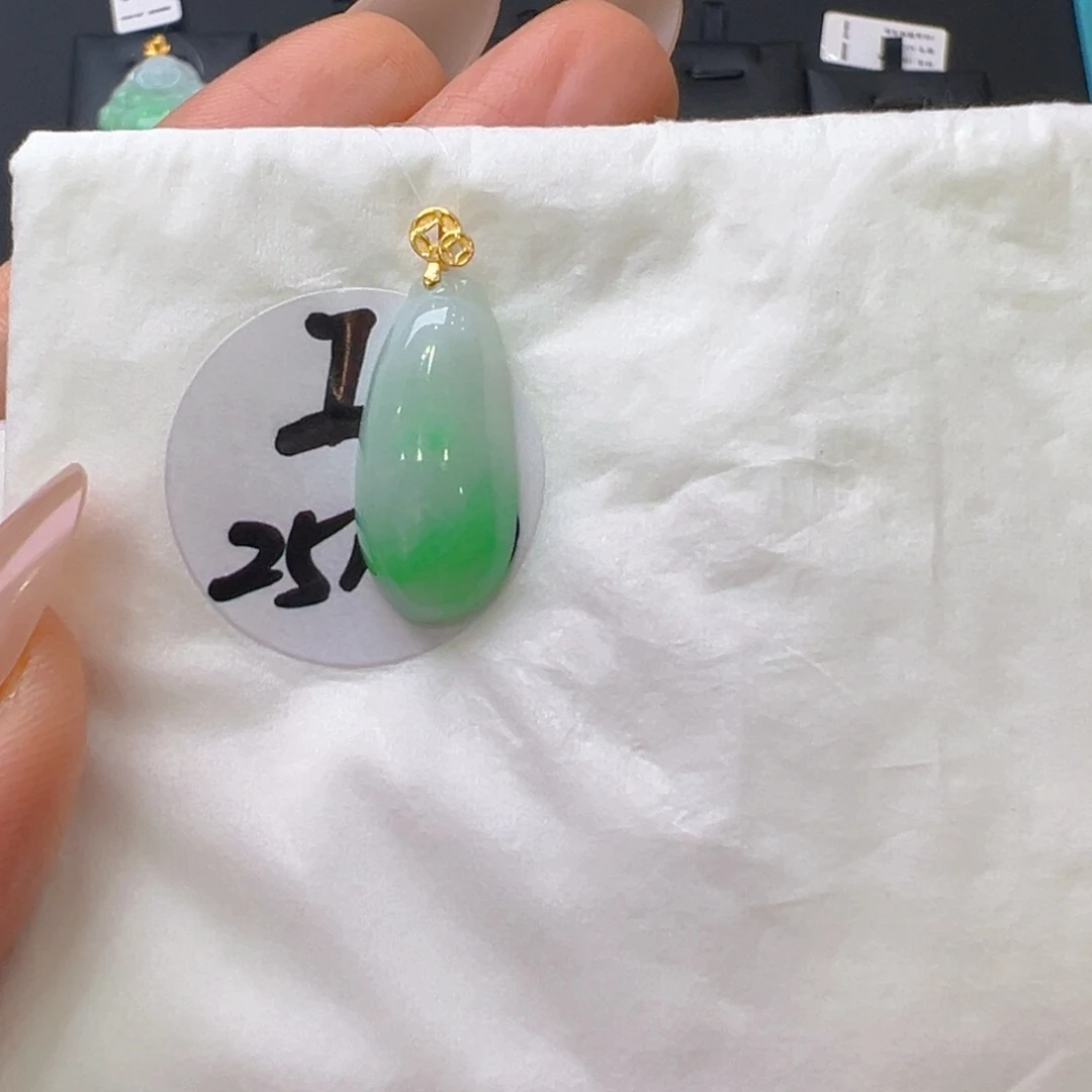 翡翠18K金镶嵌吊坠(不含链)