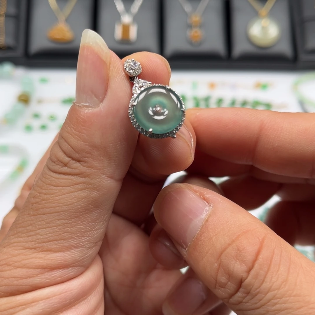 翡翠银S925镶嵌颈饰福利