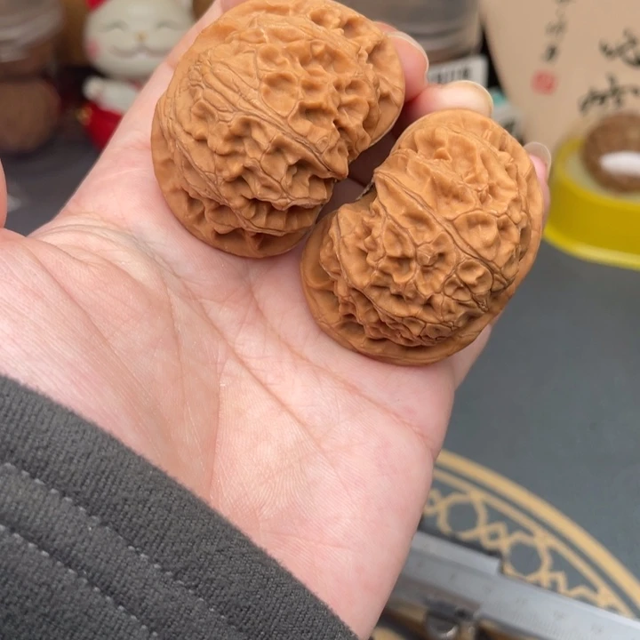 核桃45尺宫灯狮子头微瑕