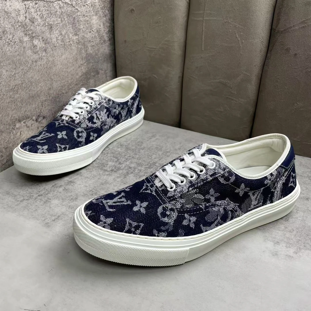 95新 LouisVuitton/路易威登 蓝色帆布老花刺绣低帮板鞋/42.5码