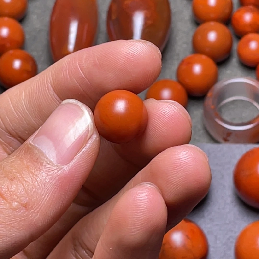 北***周南红玛瑙南红未镶嵌天然原矿南红珠子12毫米