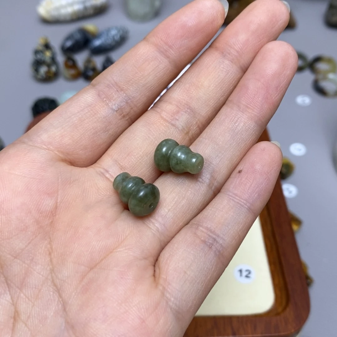 蛇纹石玉未镶嵌配饰蒹**芒
