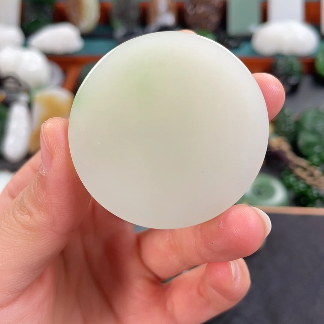 和田玉未镶嵌把件