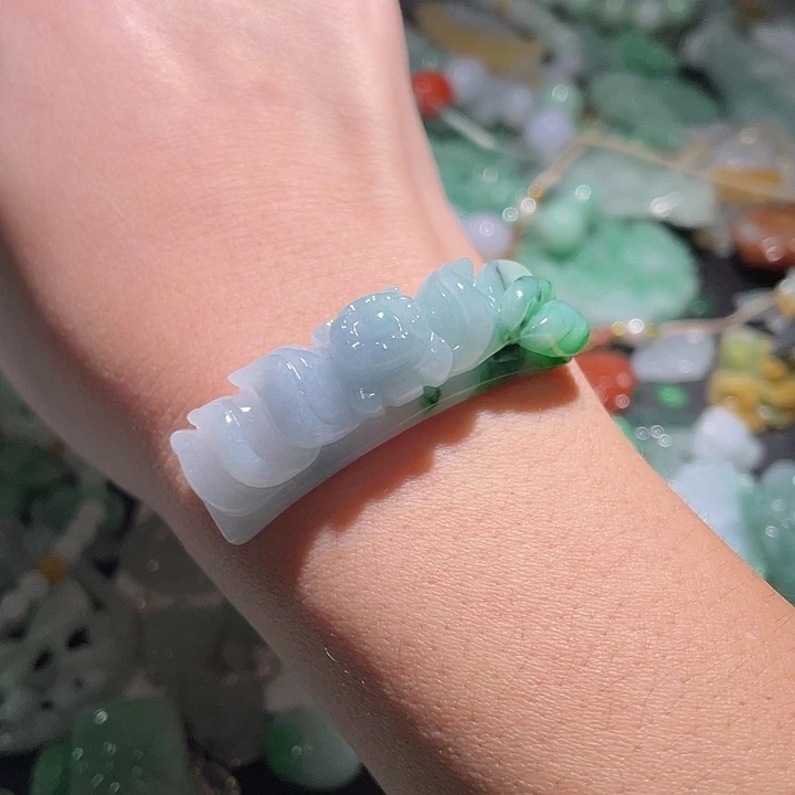 颈饰未镶嵌翡翠天