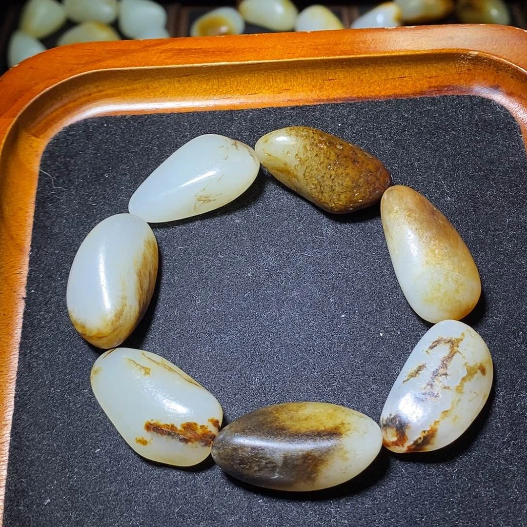 和田玉未镶嵌手链