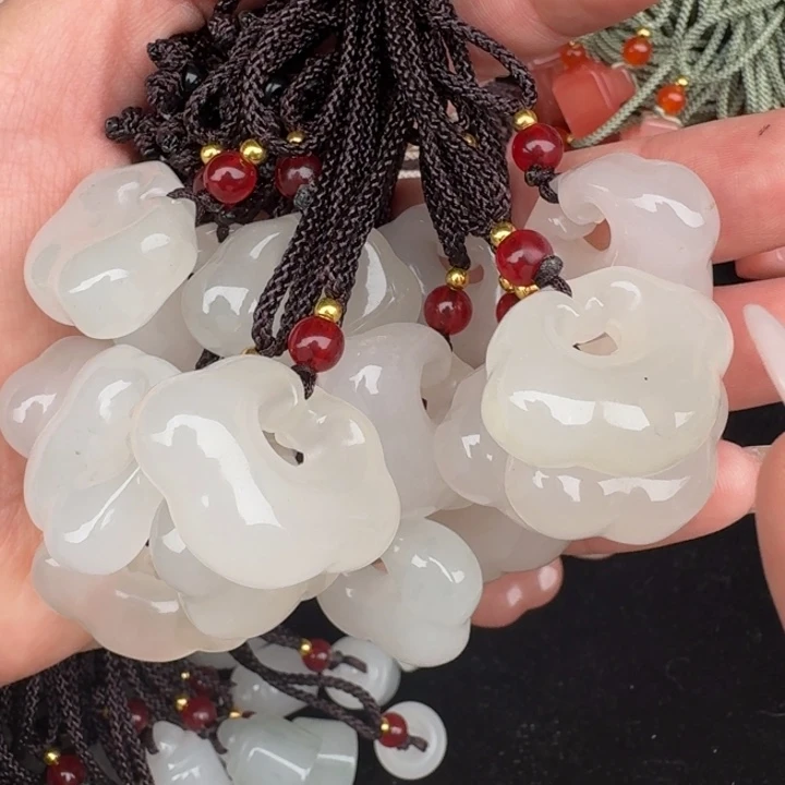 石英质玉颈饰未镶嵌