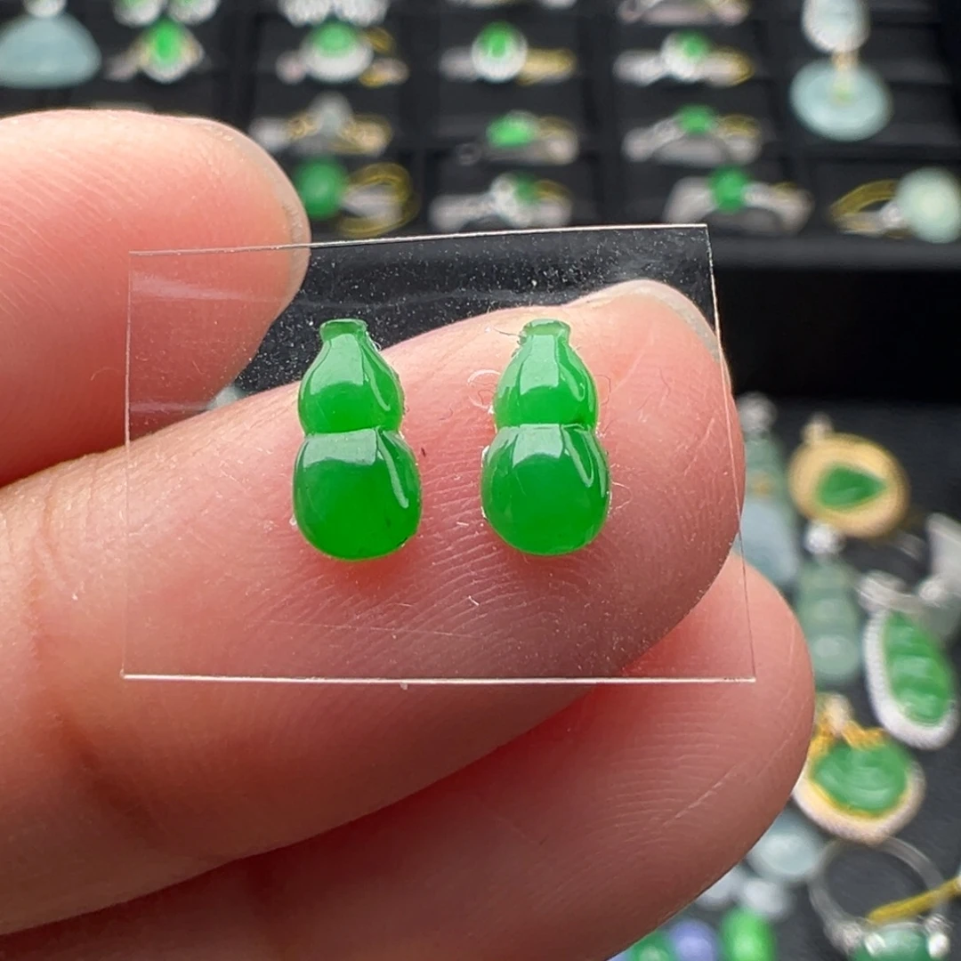 翡翠未镶嵌颈饰葫芦7.2