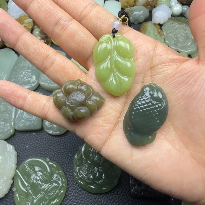 和田玉未镶嵌颈饰