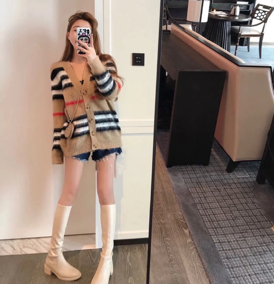 99新 BURBERRY/博柏利  pp三九八  马海毛 经典格纹开衫 M码