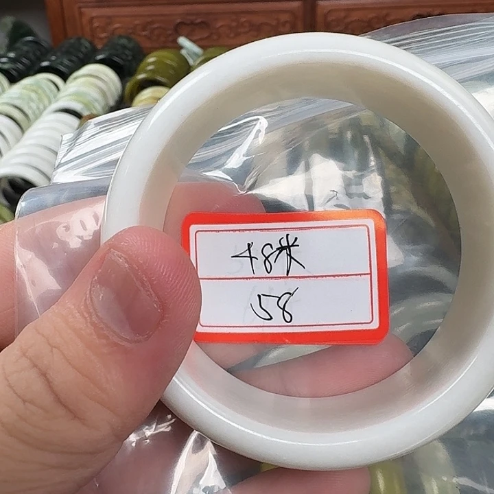 一***二蛇纹石玉未镶嵌手镯