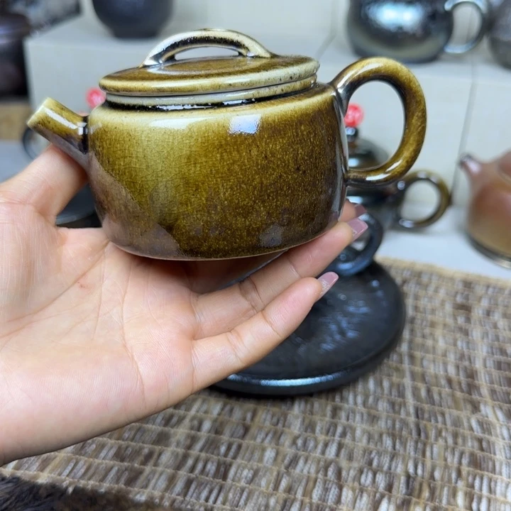 云南建水紫陶柴烧壶