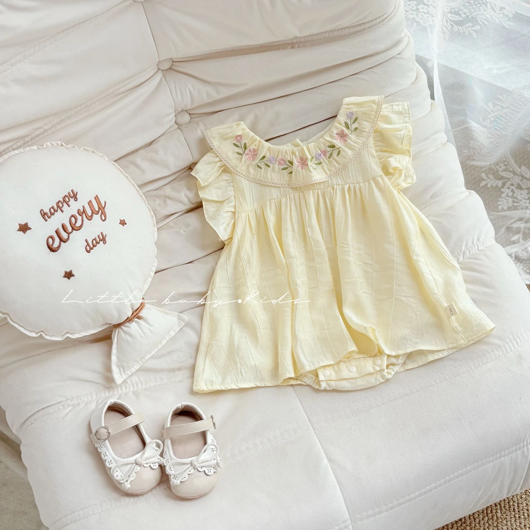 婴儿夏季衣服2025新款女宝宝夏装韩版薄款纯色飞飞袖外出三角哈衣