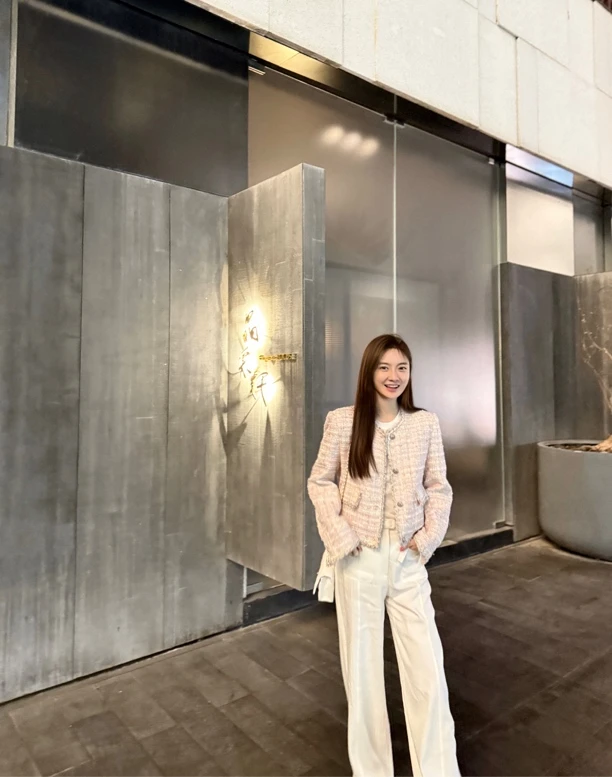 Tsuen荃壹 “百搭top级”显腿直 明线直筒休闲裤