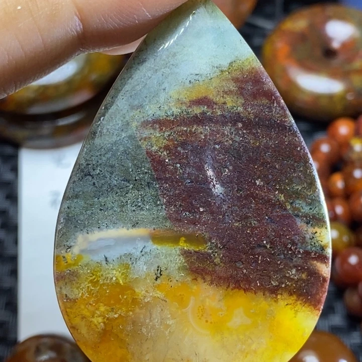 玛瑙/玉髓颈饰未镶嵌