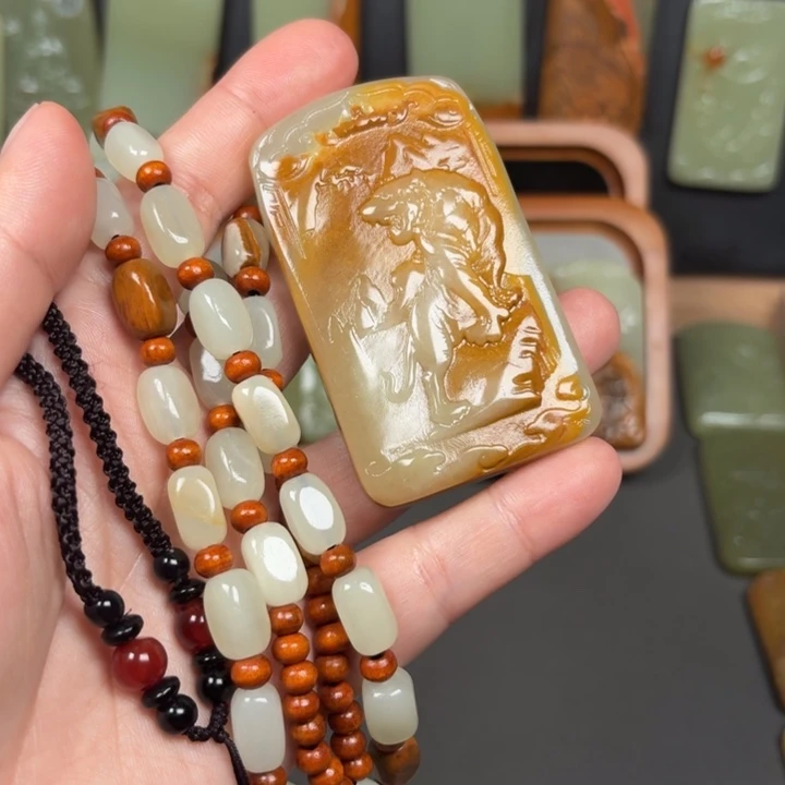 洪***伟石材一物一拍生肖虎