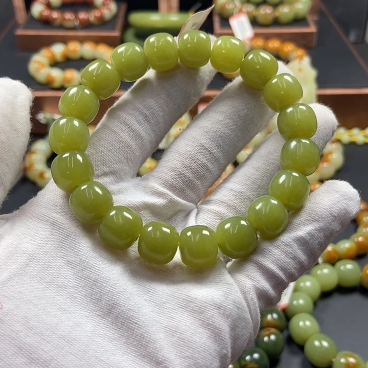 透闪石质玉未镶嵌手链