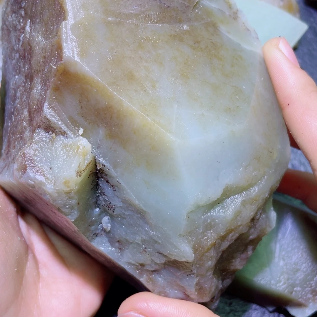 和田玉未镶嵌珠宝半成品