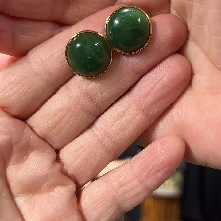 颈饰未镶嵌和田玉（碧玉）