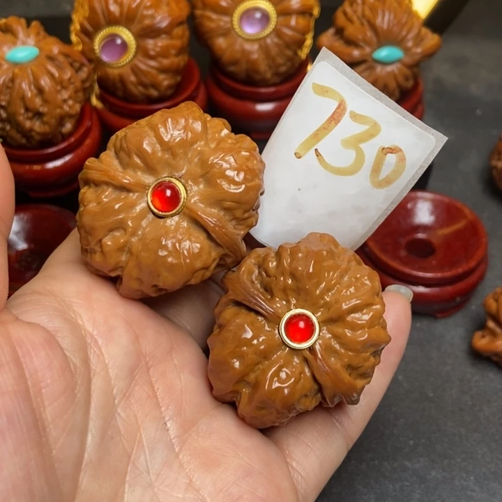 38蛤蟆730文玩核桃狮子头