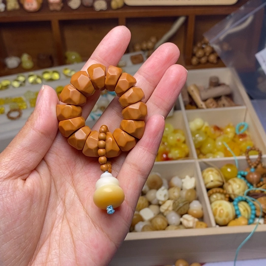 猴头核桃吊坠大肠手