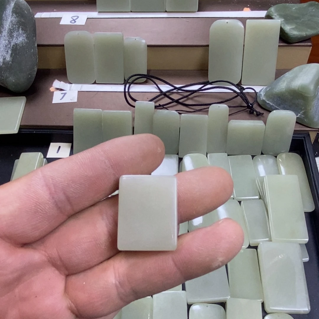 颈饰未镶嵌和田玉本**计02