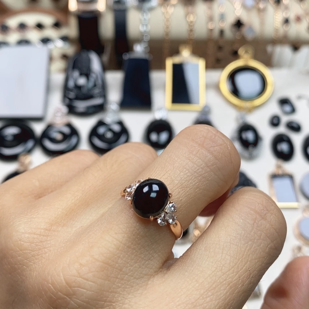 翡翠18K金镶嵌戒指