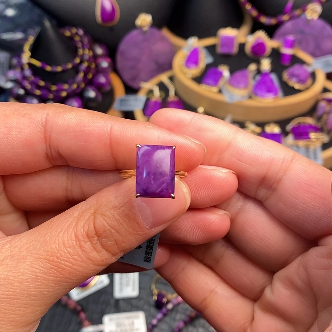 苏纪石（舒俱来）戒指18K金镶嵌