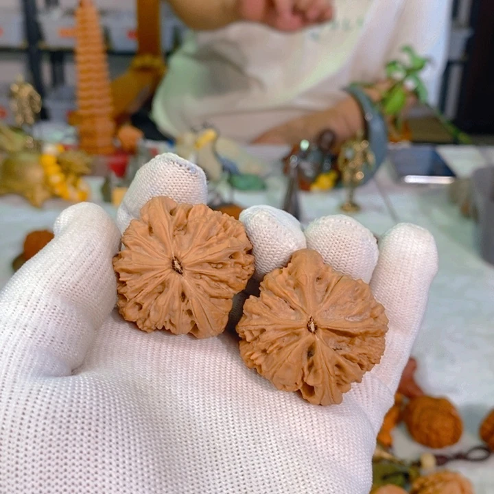 文玩核桃把件暴雪