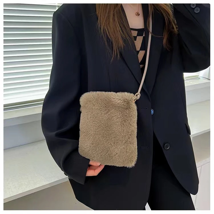 【金铂喜】秋冬毛毛绒红包女小包包新款轻便迷你装放手机包零钱包