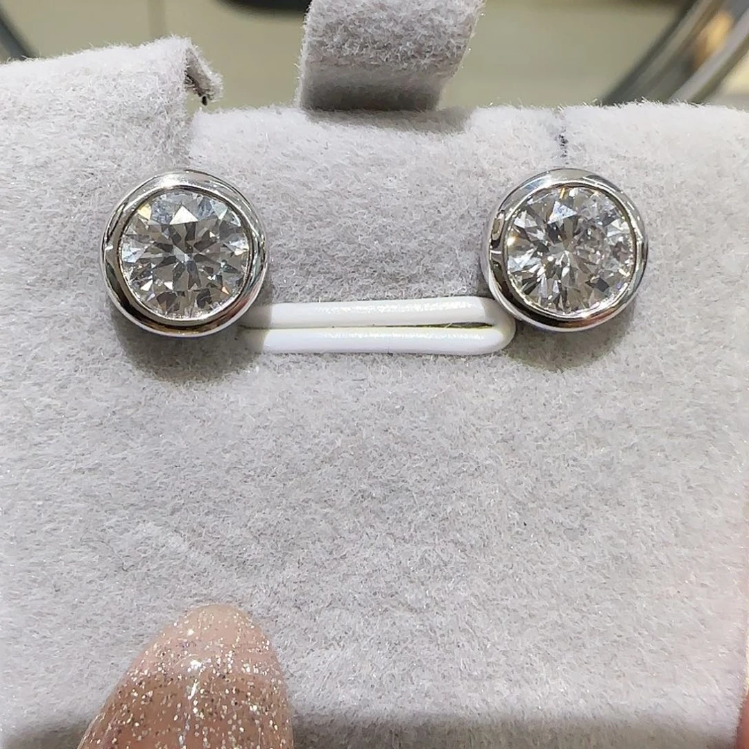 耳饰18K金镶嵌实验室培育钻石单颗65分泡泡耳钉一对