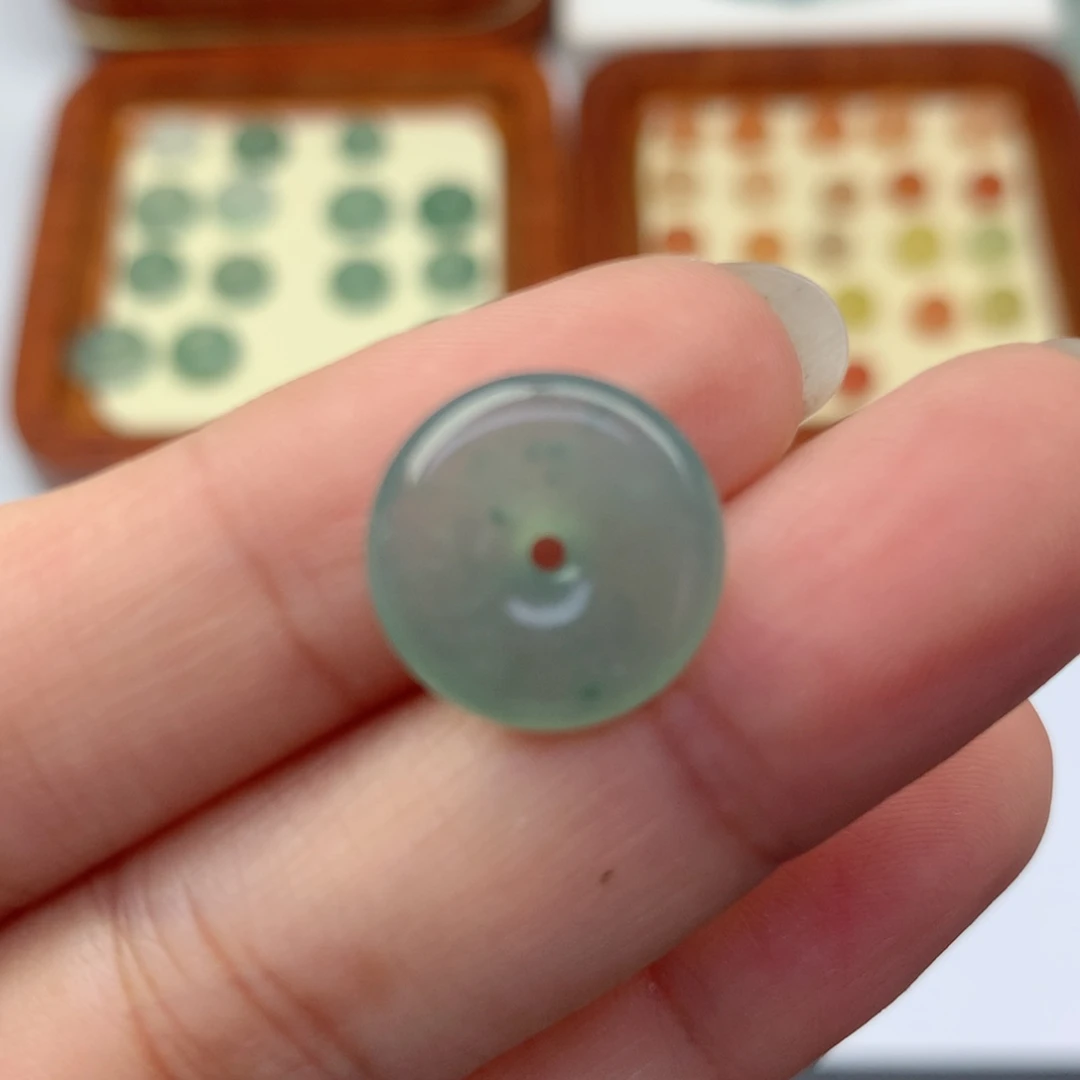 翡翠未镶嵌项链平安扣