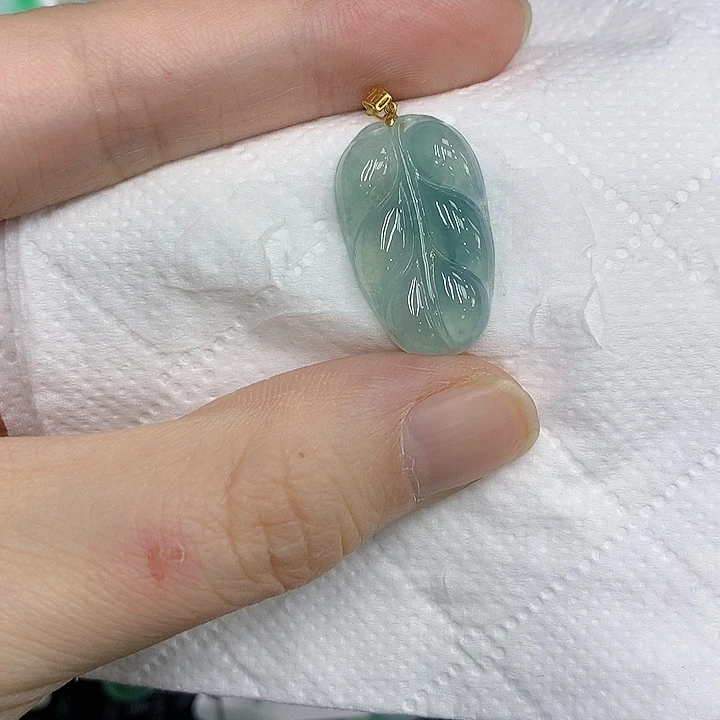 颈饰18K金镶嵌翡翠12345678999