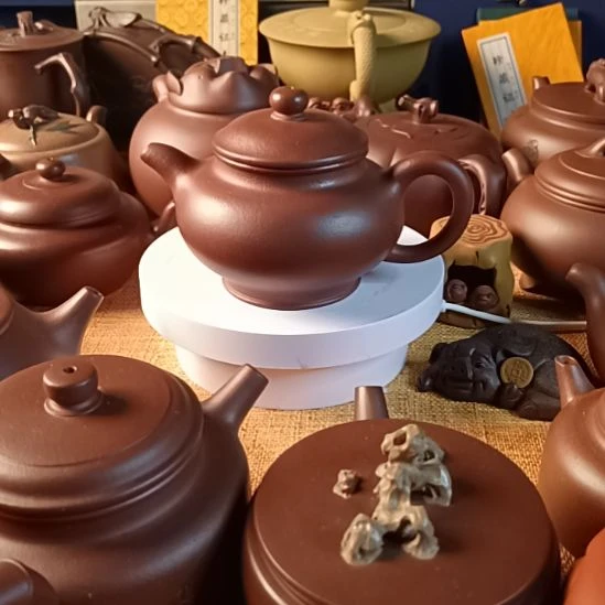 紫砂茶壶·精工半手，原矿紫砂泥料。