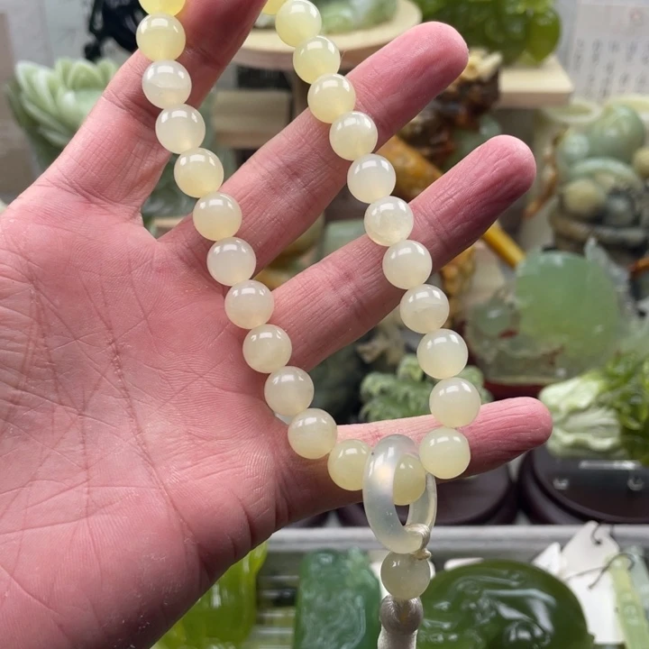 蛇纹石玉未镶嵌四大名玉手持
