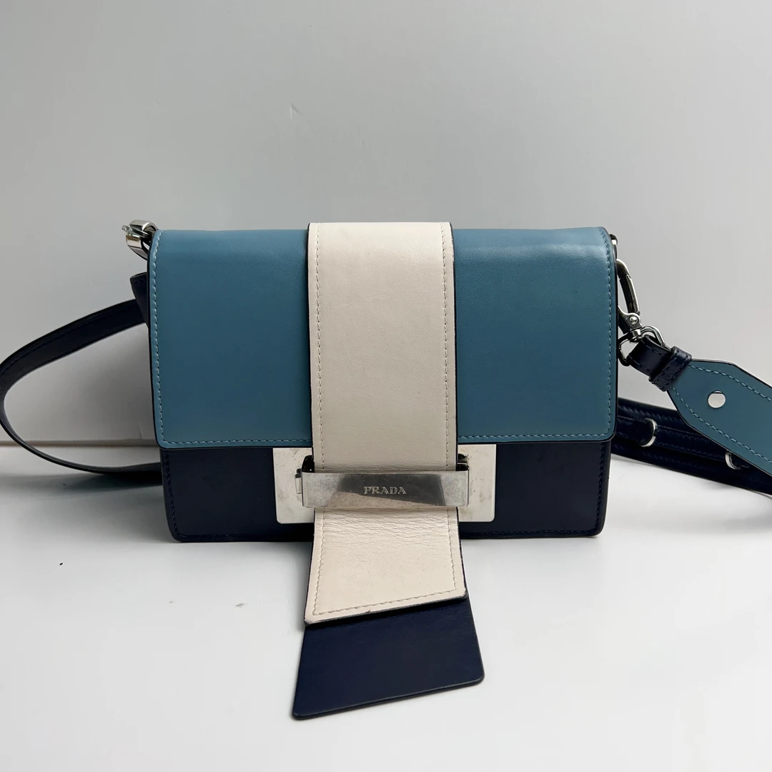 95新 Prada/普拉达 普拉达拼色舌头斜挎包