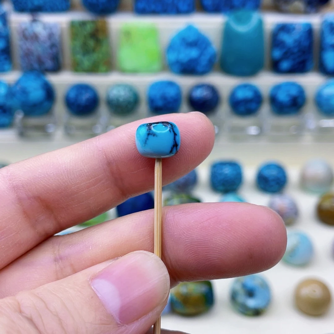 未镶嵌绿松石颈饰