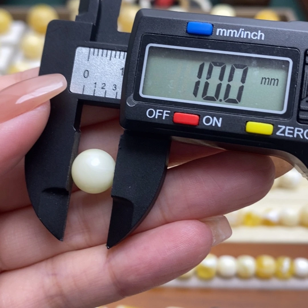 未镶嵌琥珀珠宝奇石