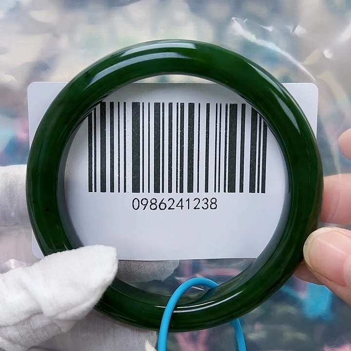 未镶嵌手镯和田玉包容6061