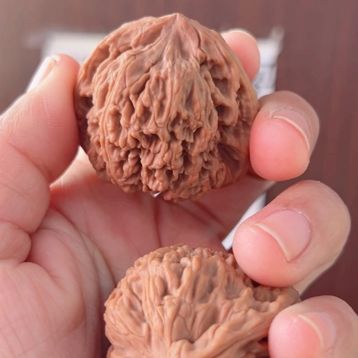 萧***山涿鹿南京石文玩核桃