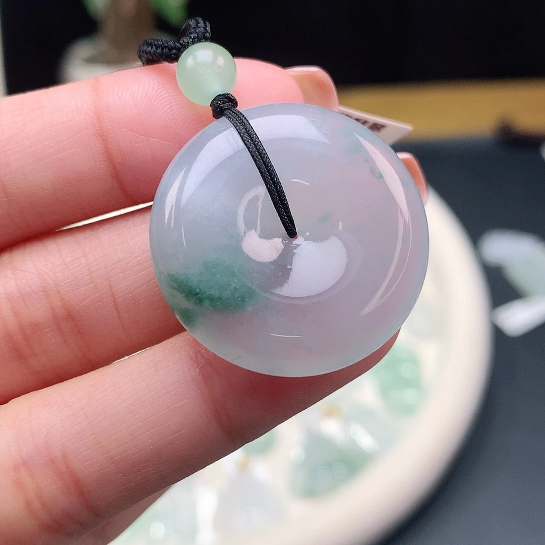 颈饰未镶嵌翡翠平安扣